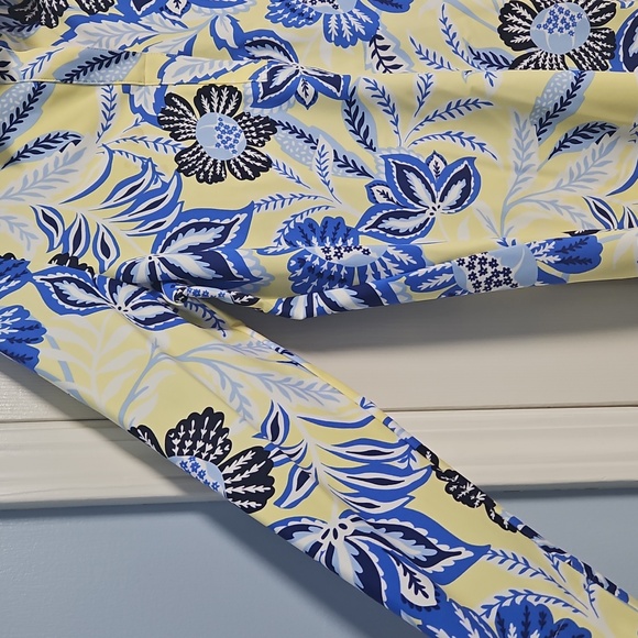 Jude Connally Long Sleeve V-neck Collar Tunic: Blue/Yellow Floral: Size- L - Picture 4 of 15